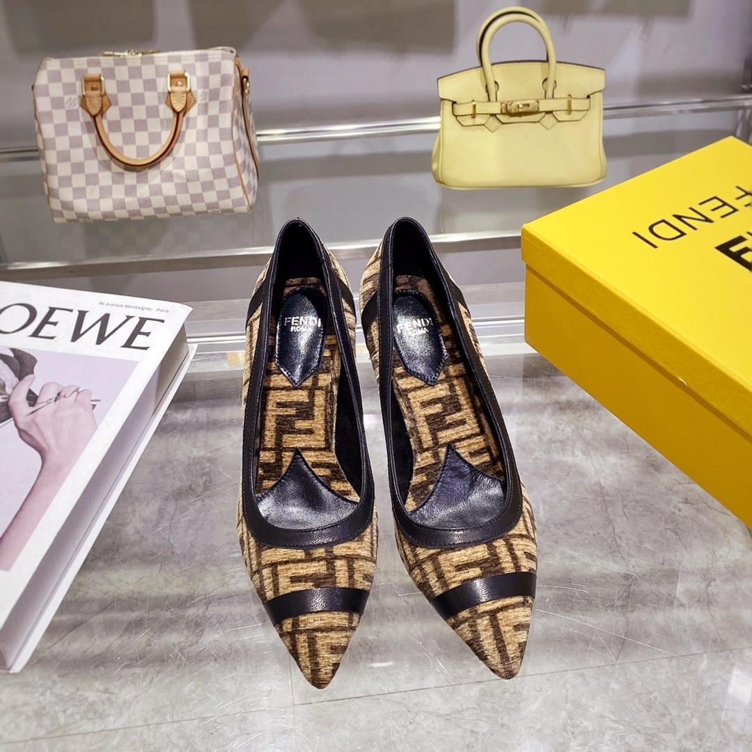 Fendi Baguette Pump - DesignerGu