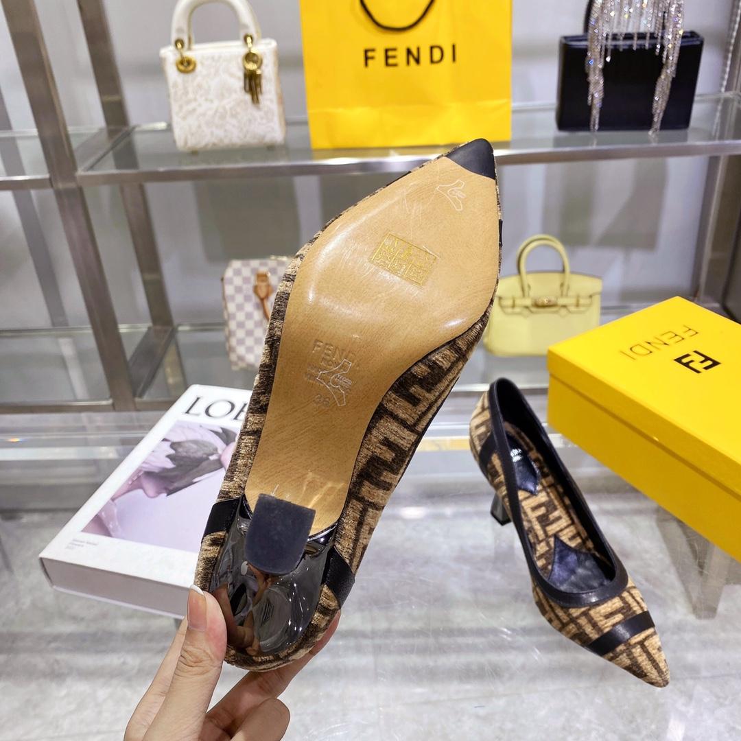 Fendi Baguette Pump - DesignerGu