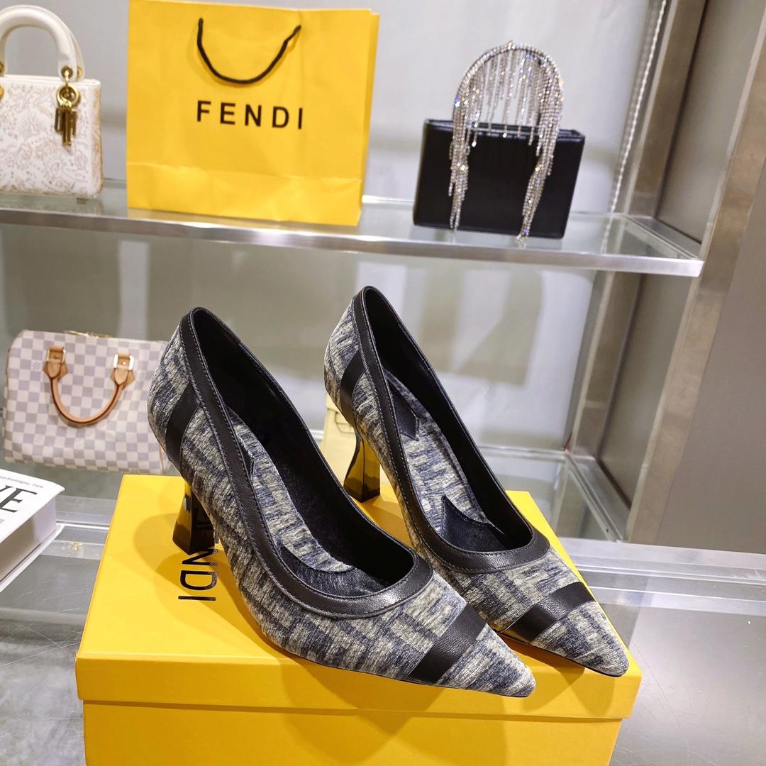 Fendi Baguette Pump - DesignerGu