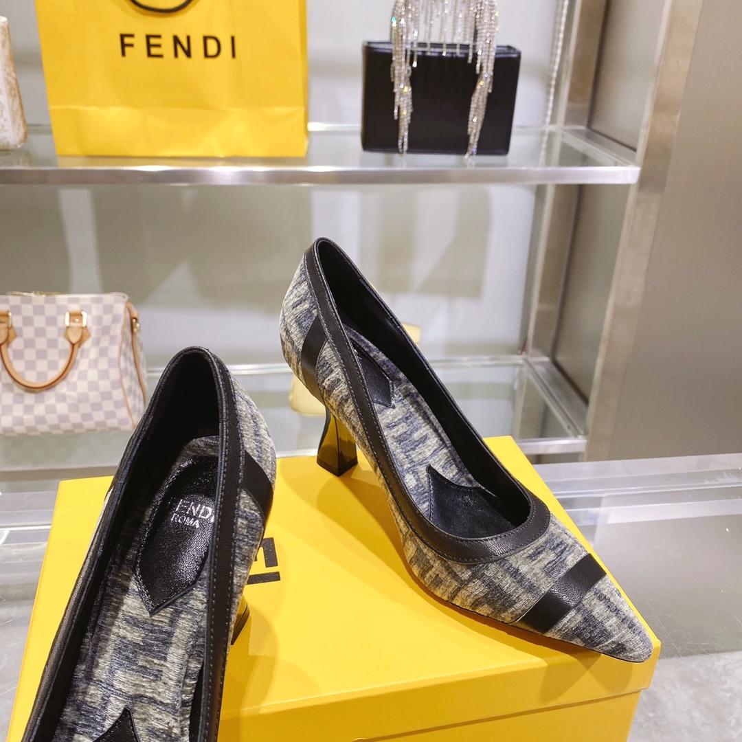 Fendi Baguette Pump - DesignerGu