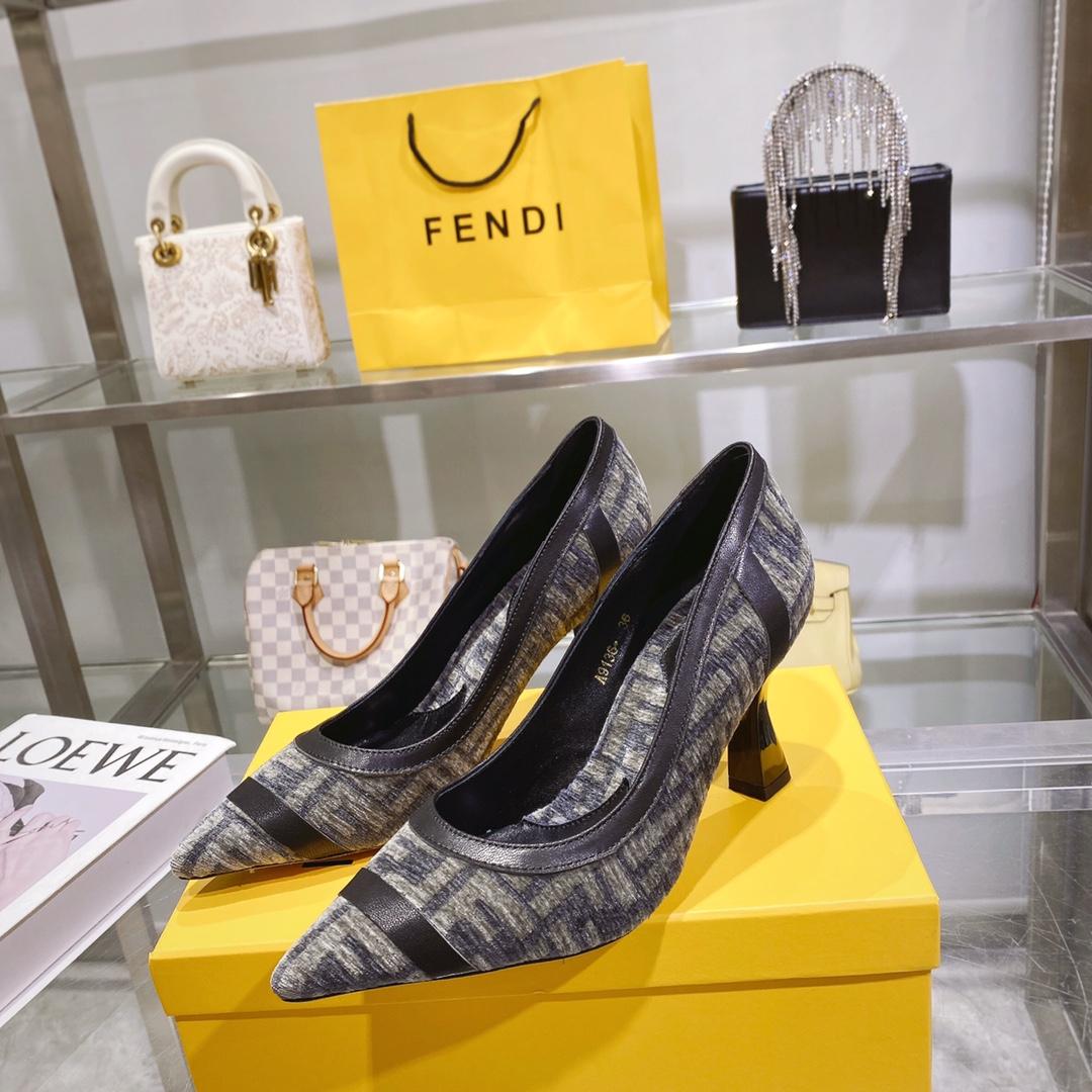 Fendi Baguette Pump - DesignerGu