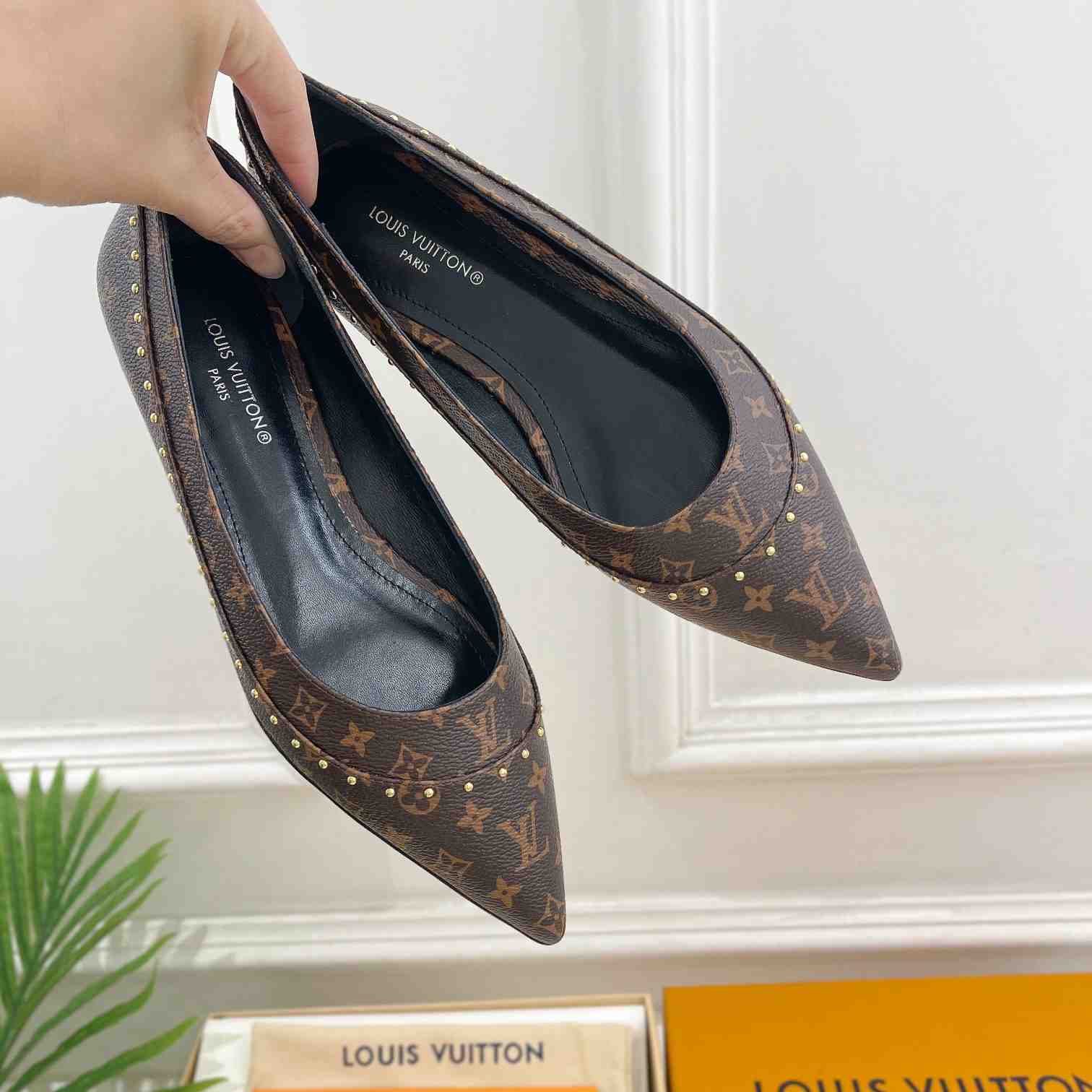 Louis Vuitton Signature Flat Ballerina    - DesignerGu