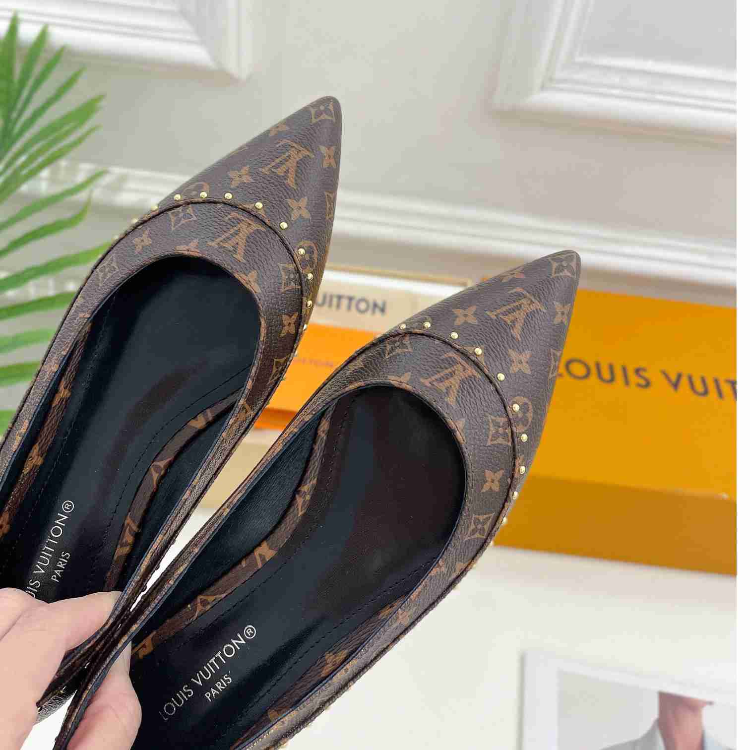 Louis Vuitton Signature Flat Ballerina    - DesignerGu