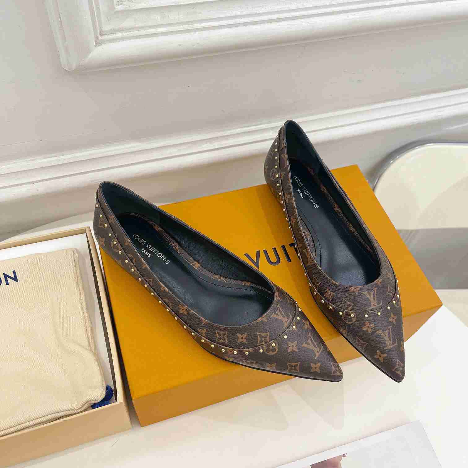 Louis Vuitton Signature Flat Ballerina    - DesignerGu