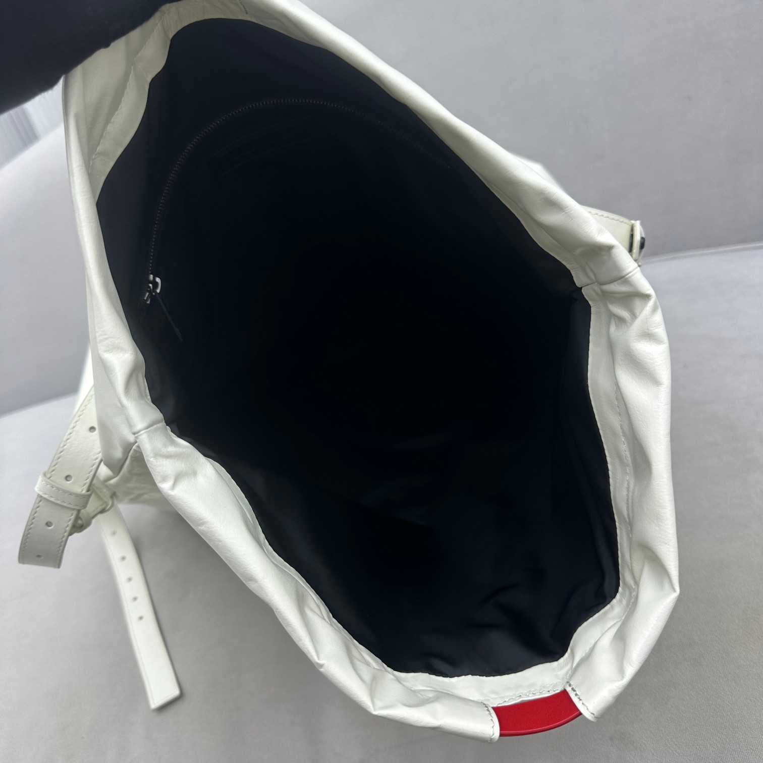 Balenciaga Trash Bag Large Pouch In White(37-40-52cm) - DesignerGu