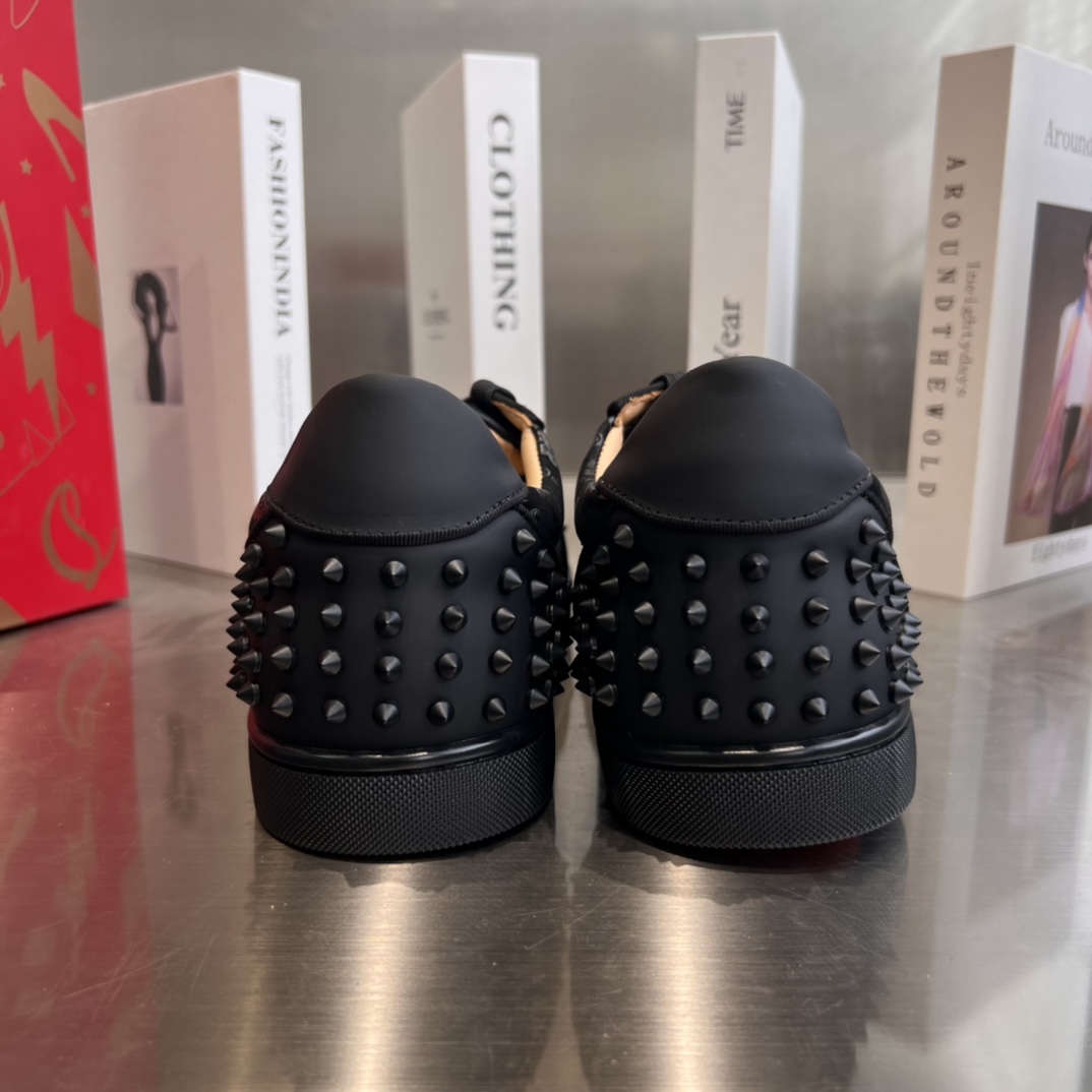 Christian Louboutin Low-Top Sneaker - DesignerGu