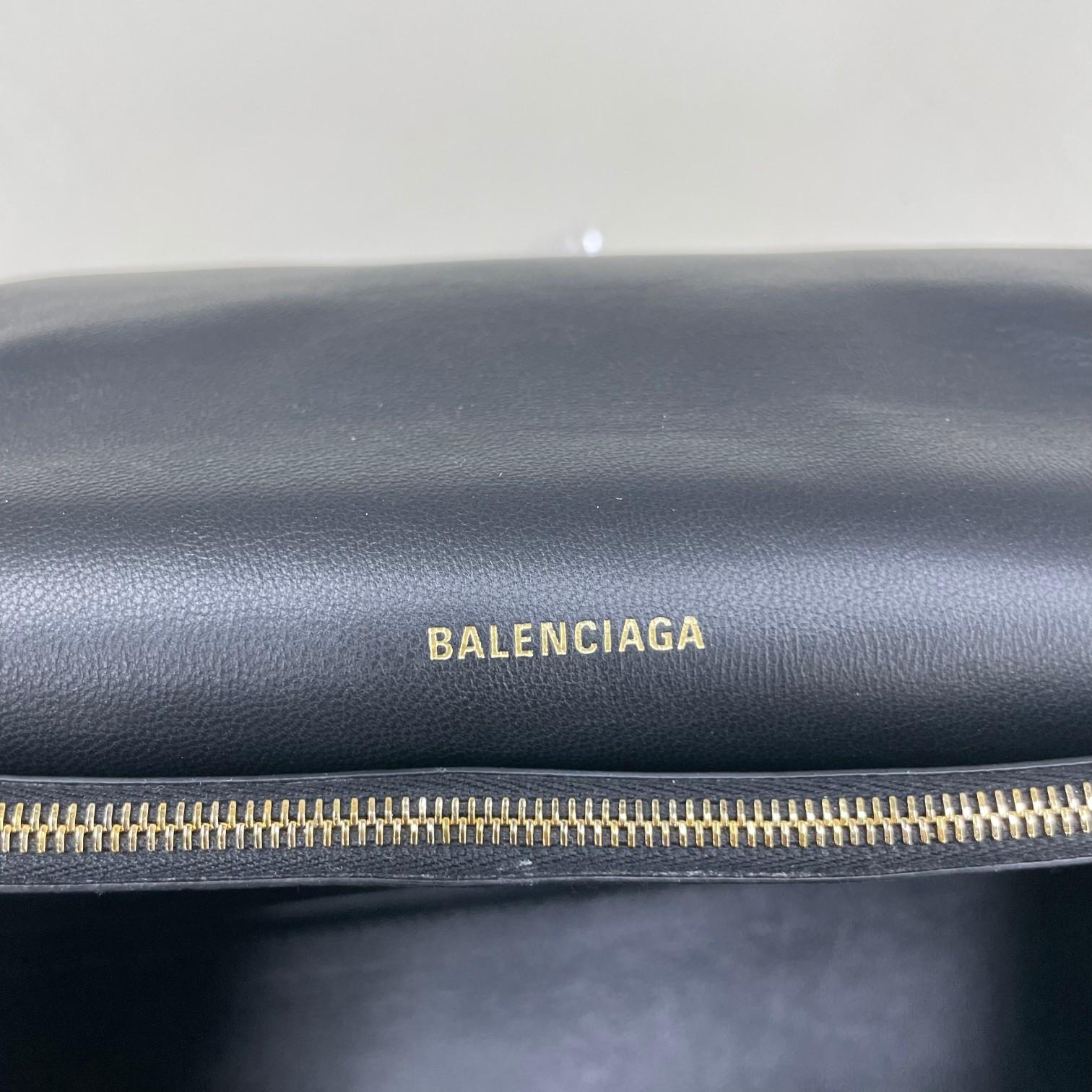 Balenciaga Women's Crush Large Chain Bag In Black(31-20-12cm) - DesignerGu