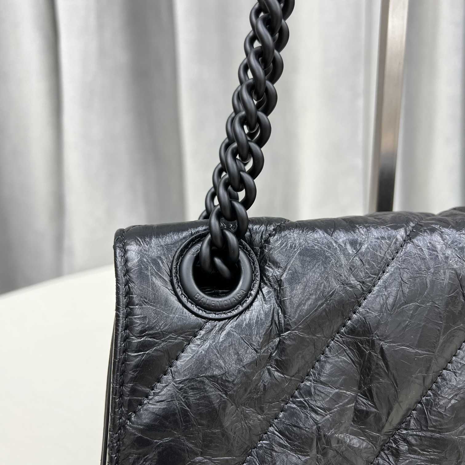 Balenciaga Women's Crush Medium Chain Bag Quilted In Black(31-20-12cm) - DesignerGu