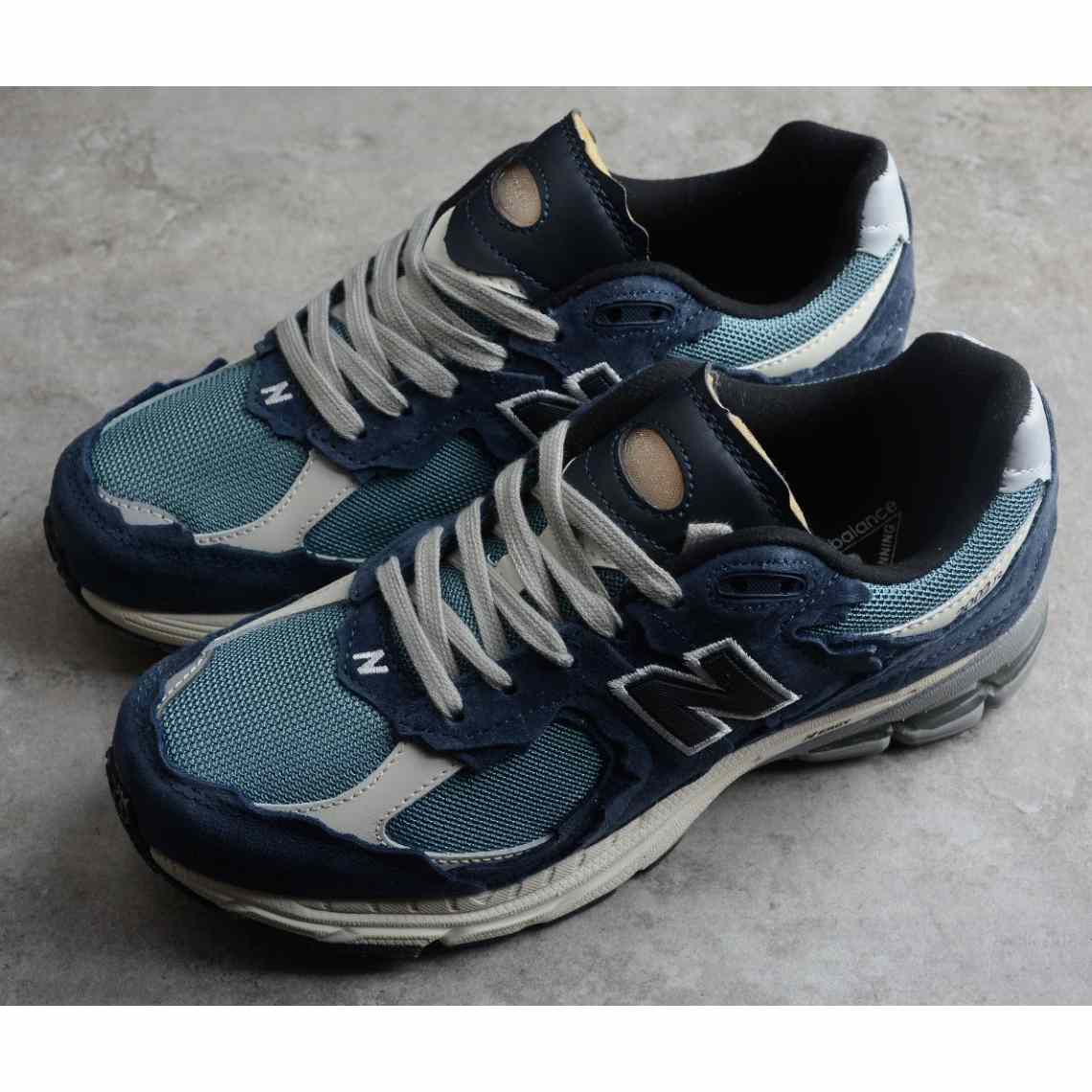 New Balance WL2002 Sneakers     - DesignerGu