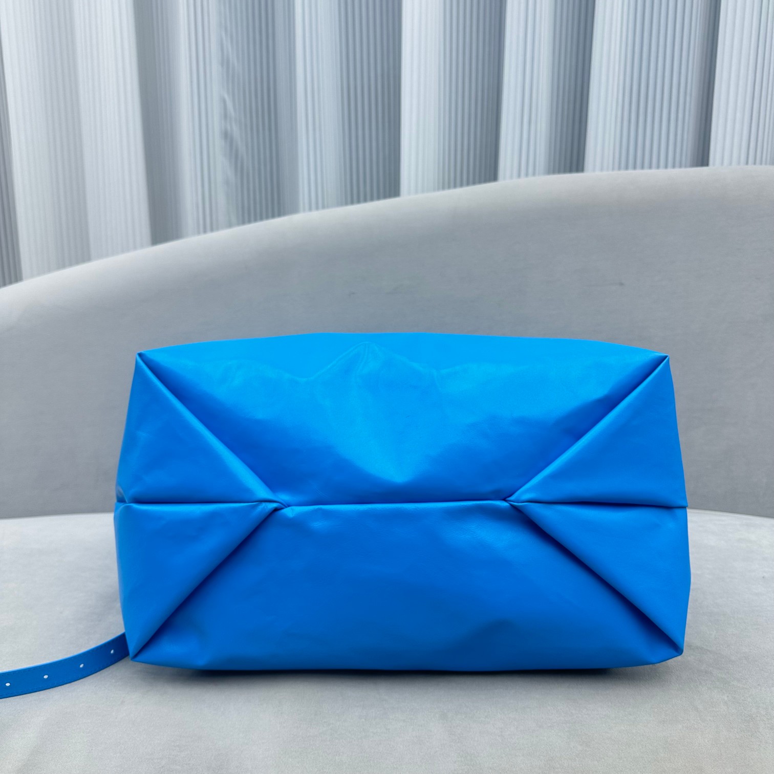 Balenciaga Trash Bag Large Pouch In Blue(37-40-52cm) - DesignerGu