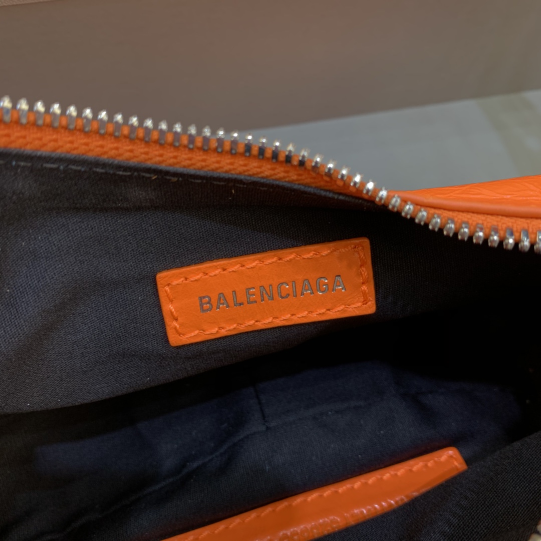 Balenciaga Le Cagole XS Shoulder Bag (26-12-6cm) - DesignerGu