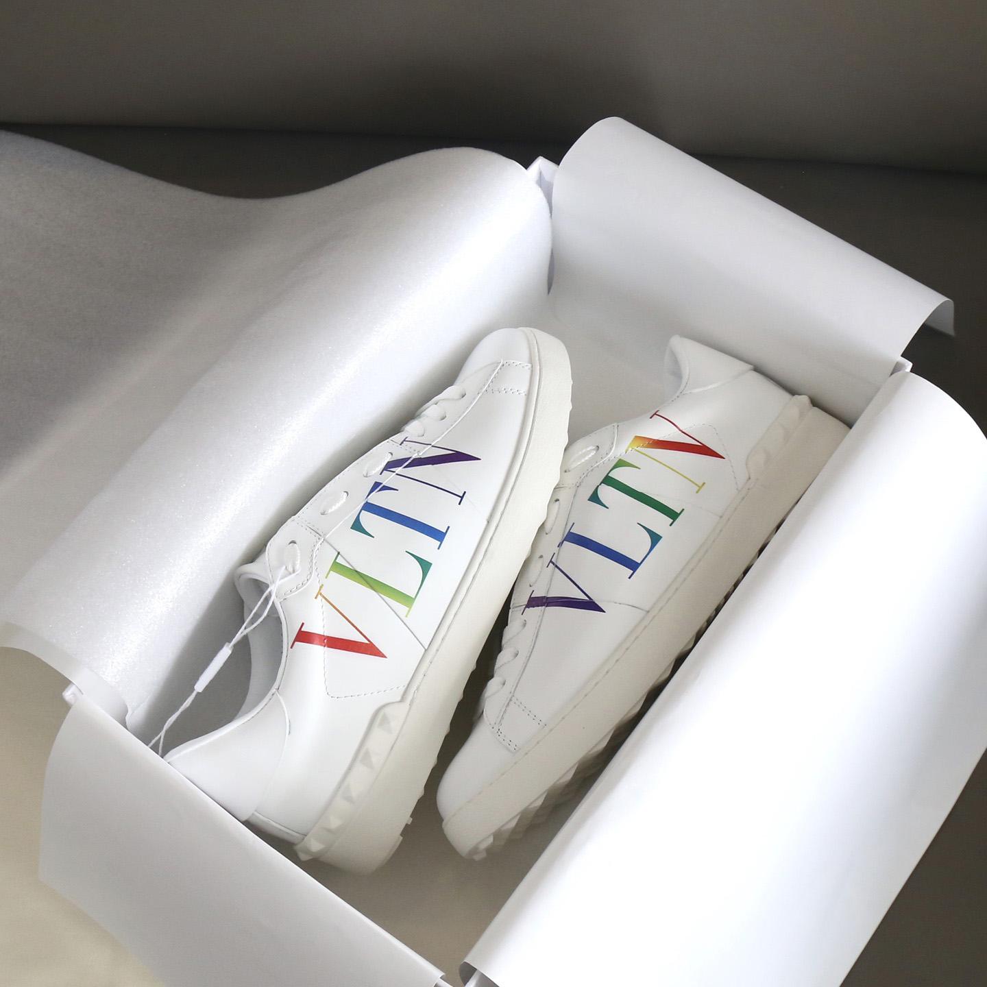 Valenti Garavani Logo Print Sneakers - DesignerGu