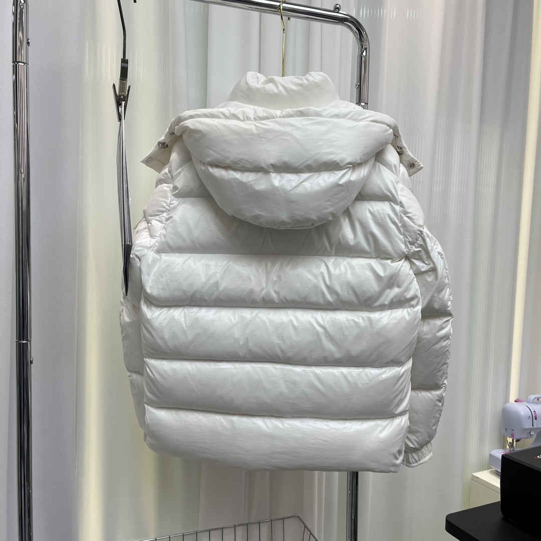 Moncler Maya 70 Short Down Jacket - DesignerGu