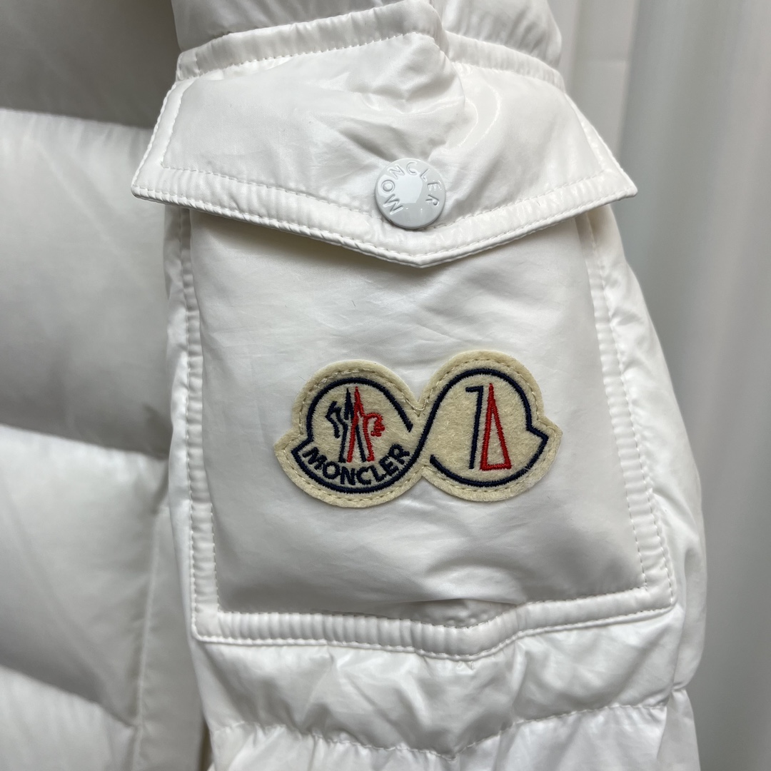 Moncler Maya 70 Short Down Jacket - DesignerGu