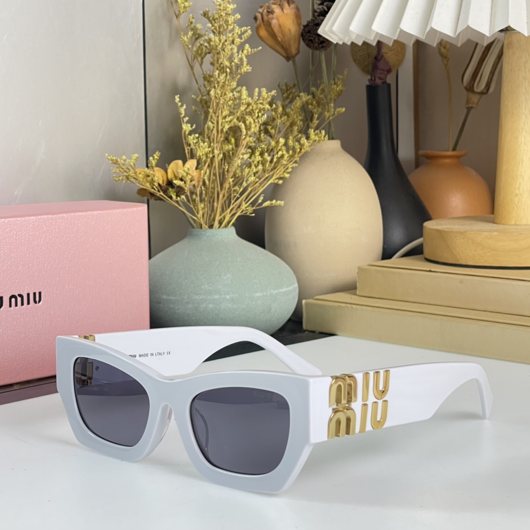 Miu Miu Glimpse Sunglasses - DesignerGu