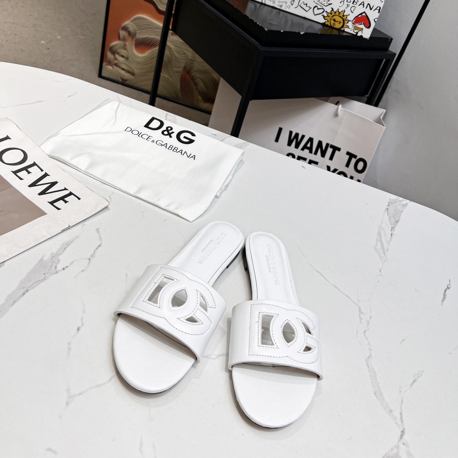 Dolce & Gabbana Calfskin Slides With DG Logo - DesignerGu