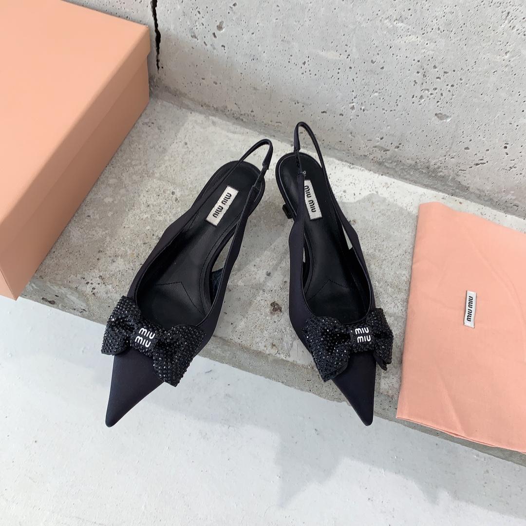 Miu Miu Satin Slingback Pumps - DesignerGu