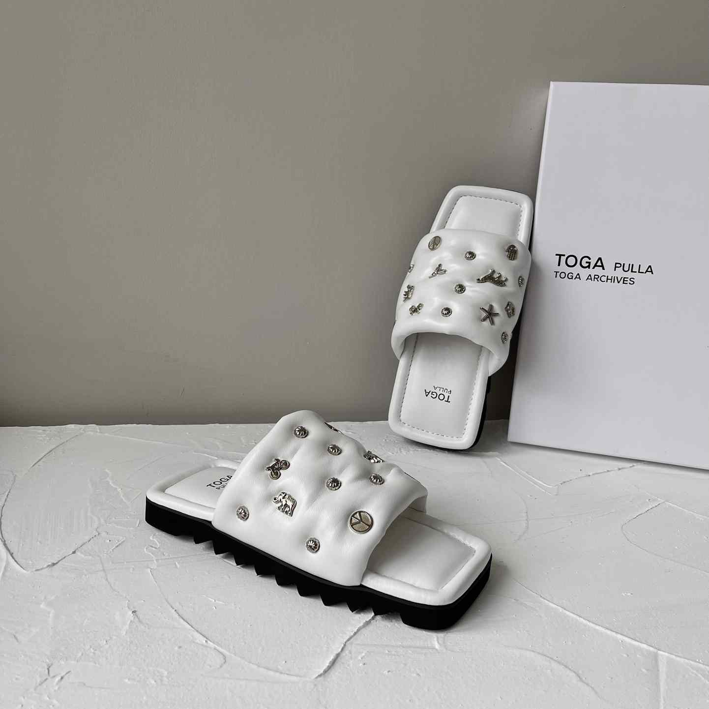 Toga Virilis Leather Slides - DesignerGu