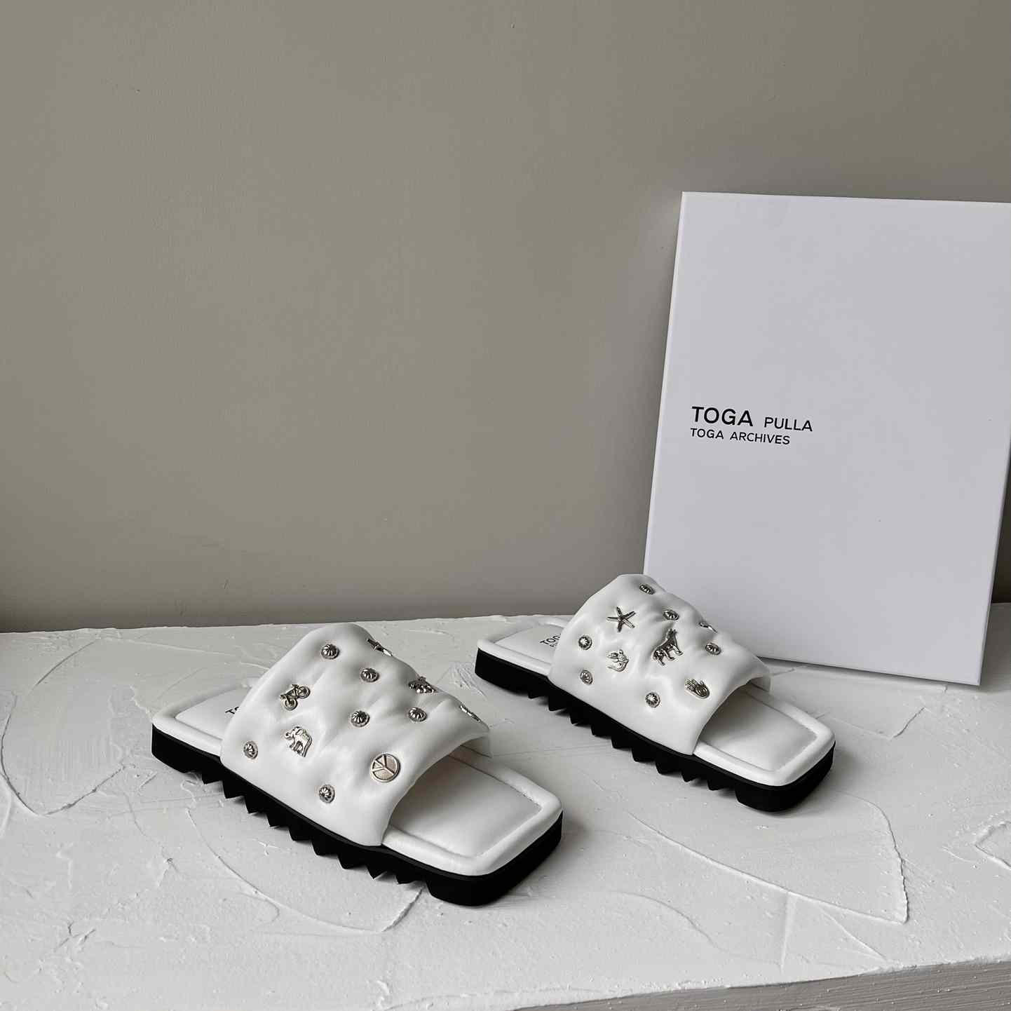 Toga Virilis Leather Slides - DesignerGu