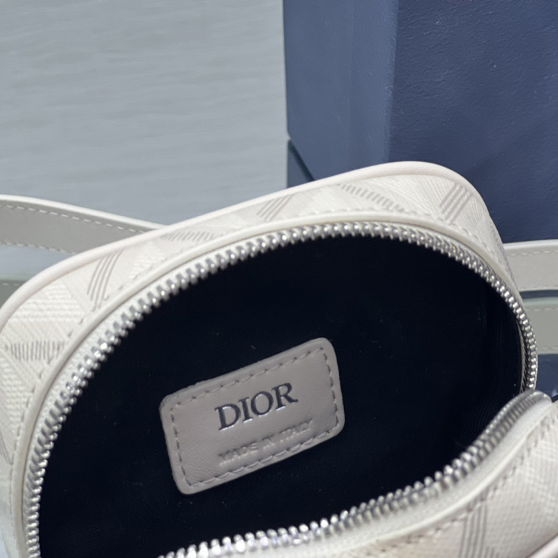 Dior Hit The Road Vertical Pouch  - DesignerGu