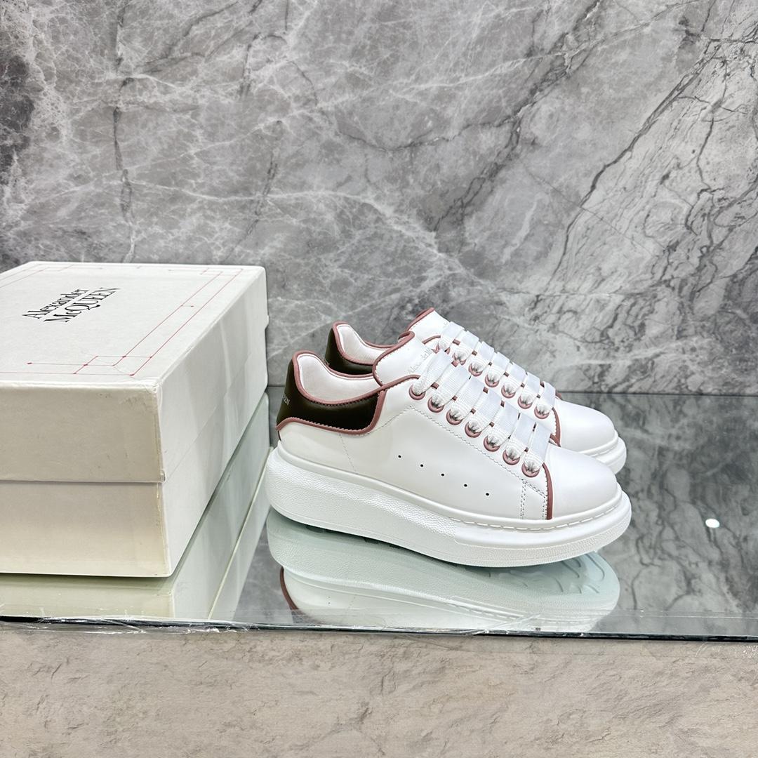 Alexander Mqueen Oversized Sneaker In White - DesignerGu