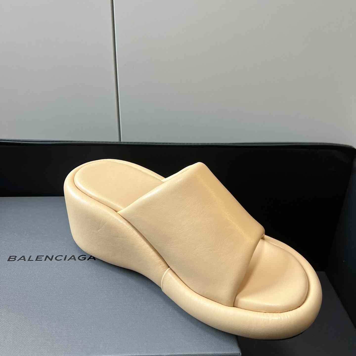 Balenciaga Rise Wedge Sandals - DesignerGu