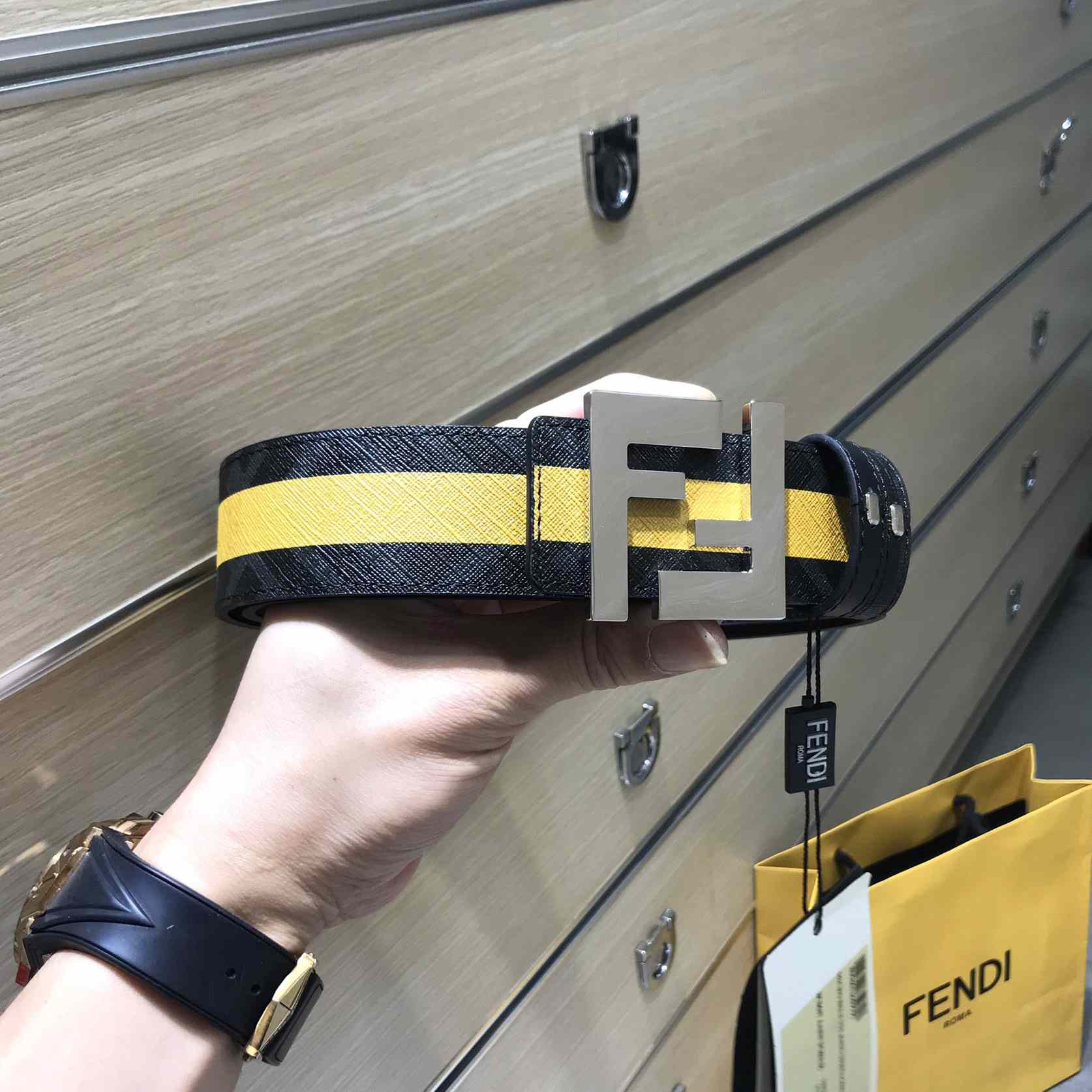 Fendi Black Reversible Leather Belt - DesignerGu