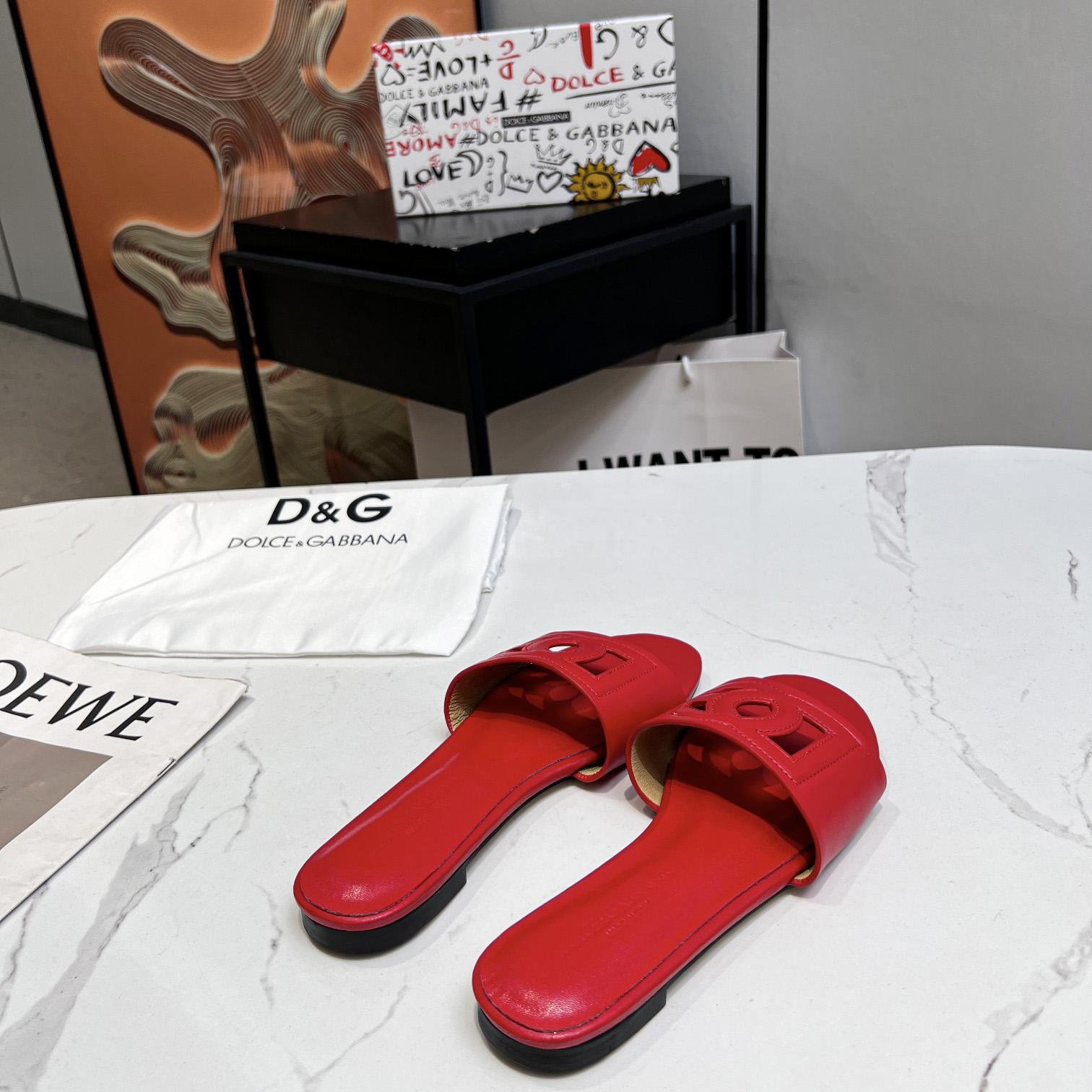 Dolce & Gabbana Calfskin Slides With DG Logo - DesignerGu