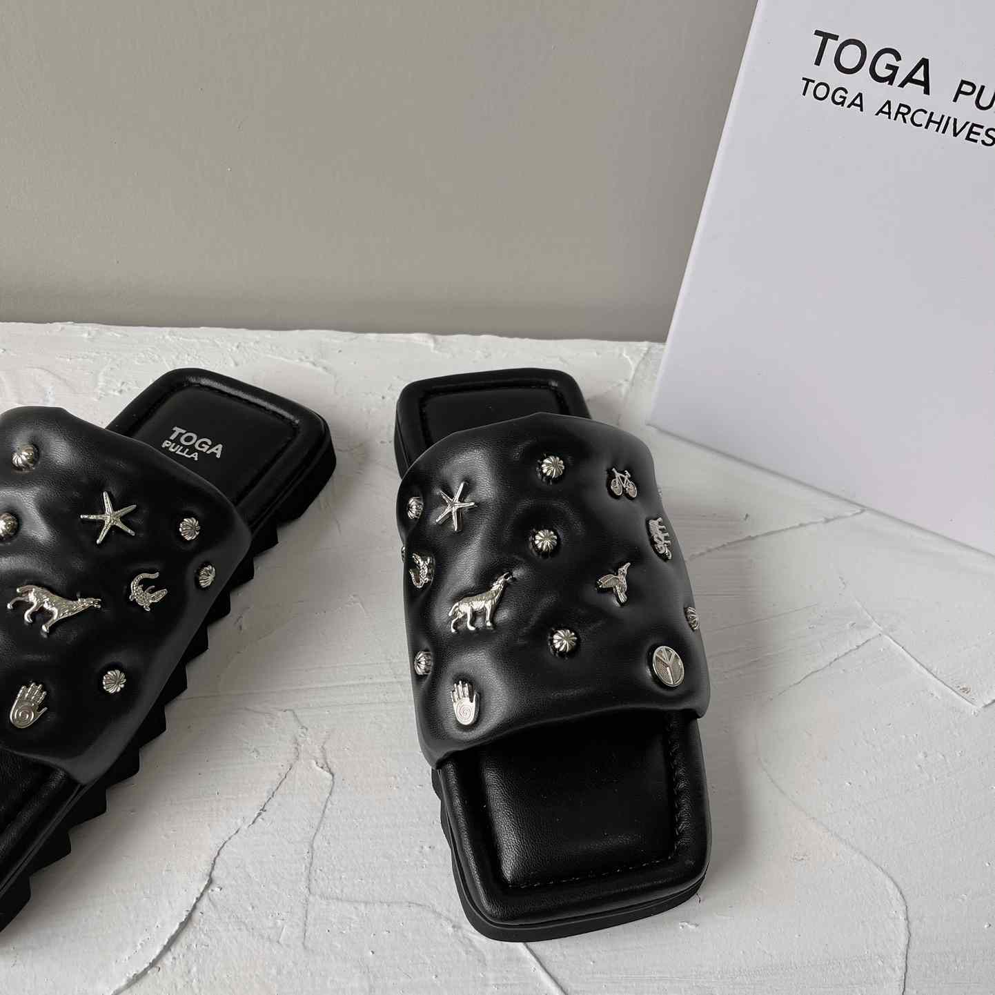 Toga Virilis Leather Slides - DesignerGu