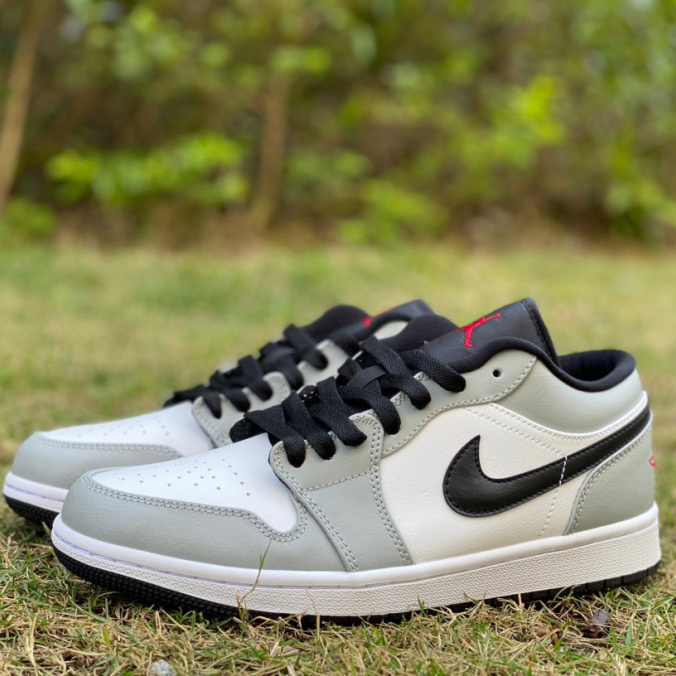 Air Jordan 1 Low “Light Smoke Grey” Sneaker   553558-030 - DesignerGu