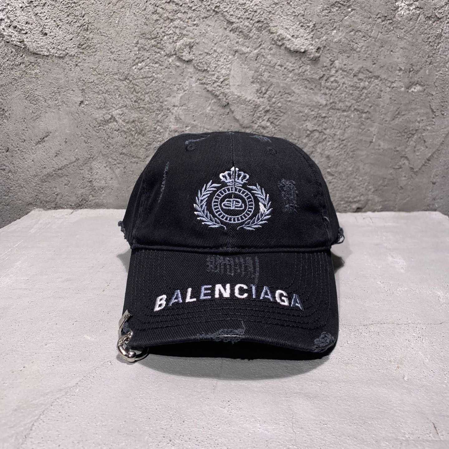 Balenciaga Cap Destroyed Piercing - DesignerGu