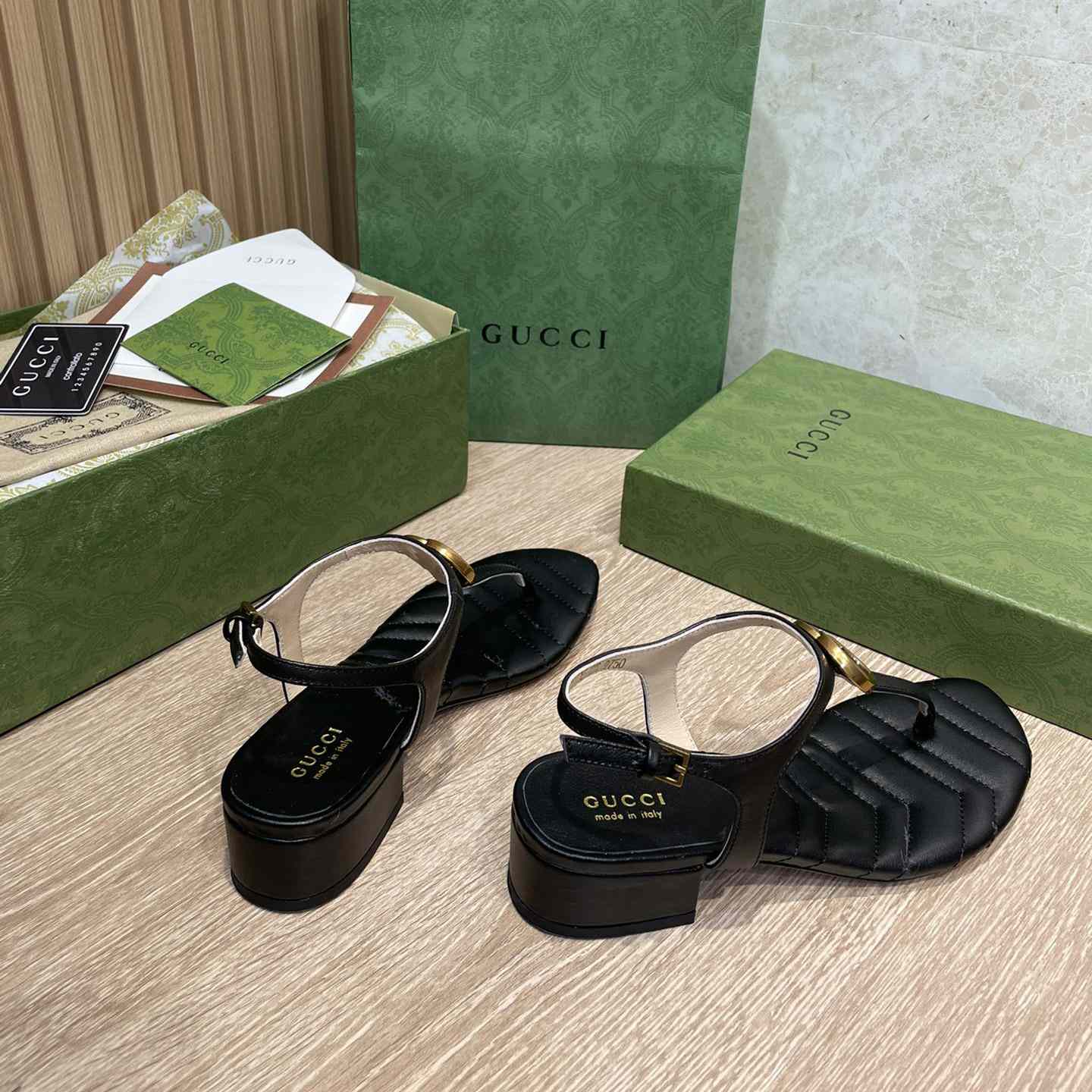 Gucci Women's Double G Sandal - DesignerGu