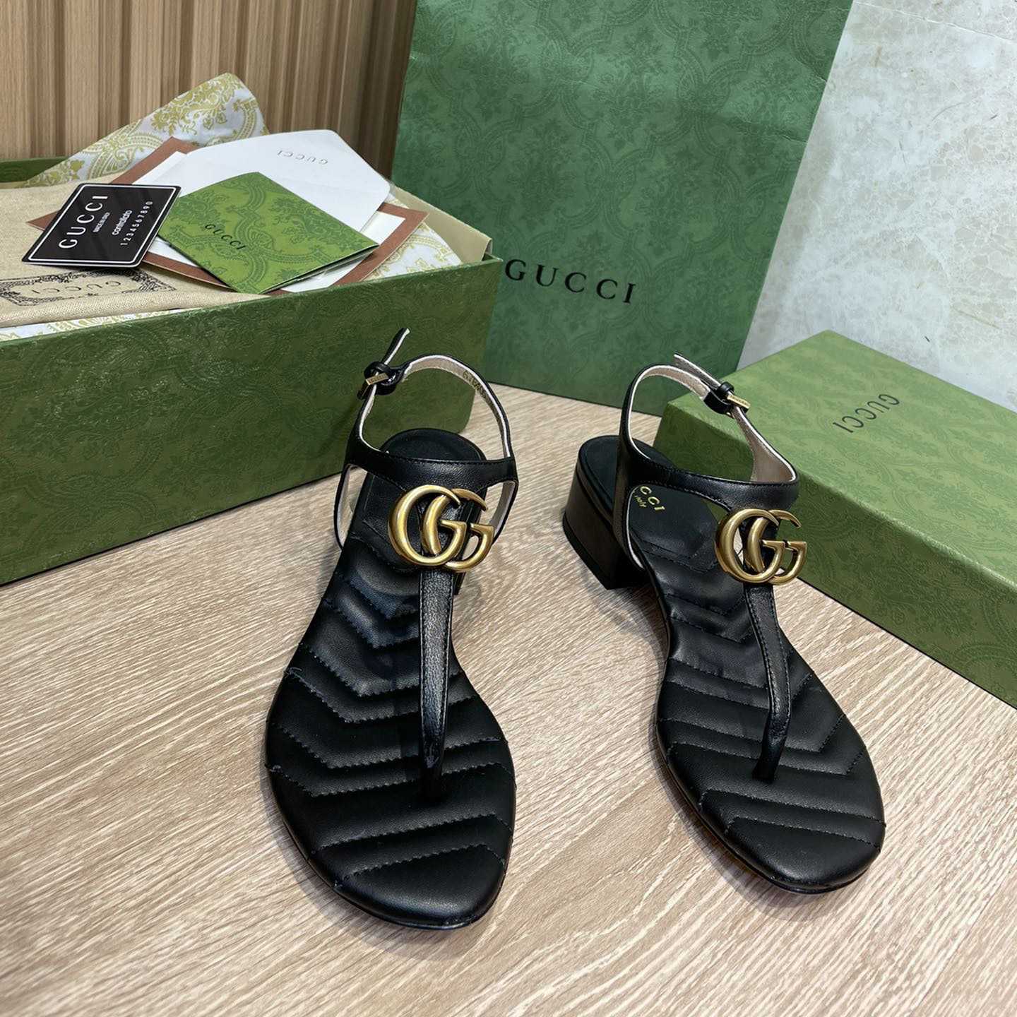 Gucci Women's Double G Sandal - DesignerGu