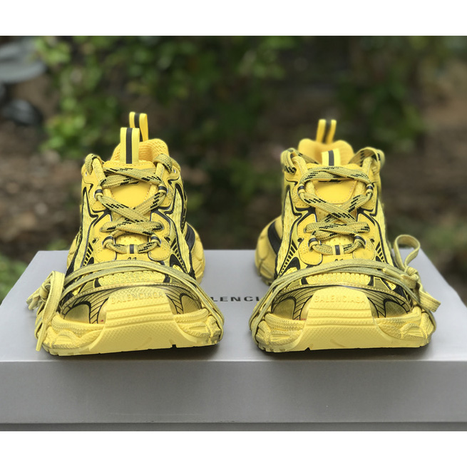 Balenciaga 3XL Trainers In Yellow - DesignerGu