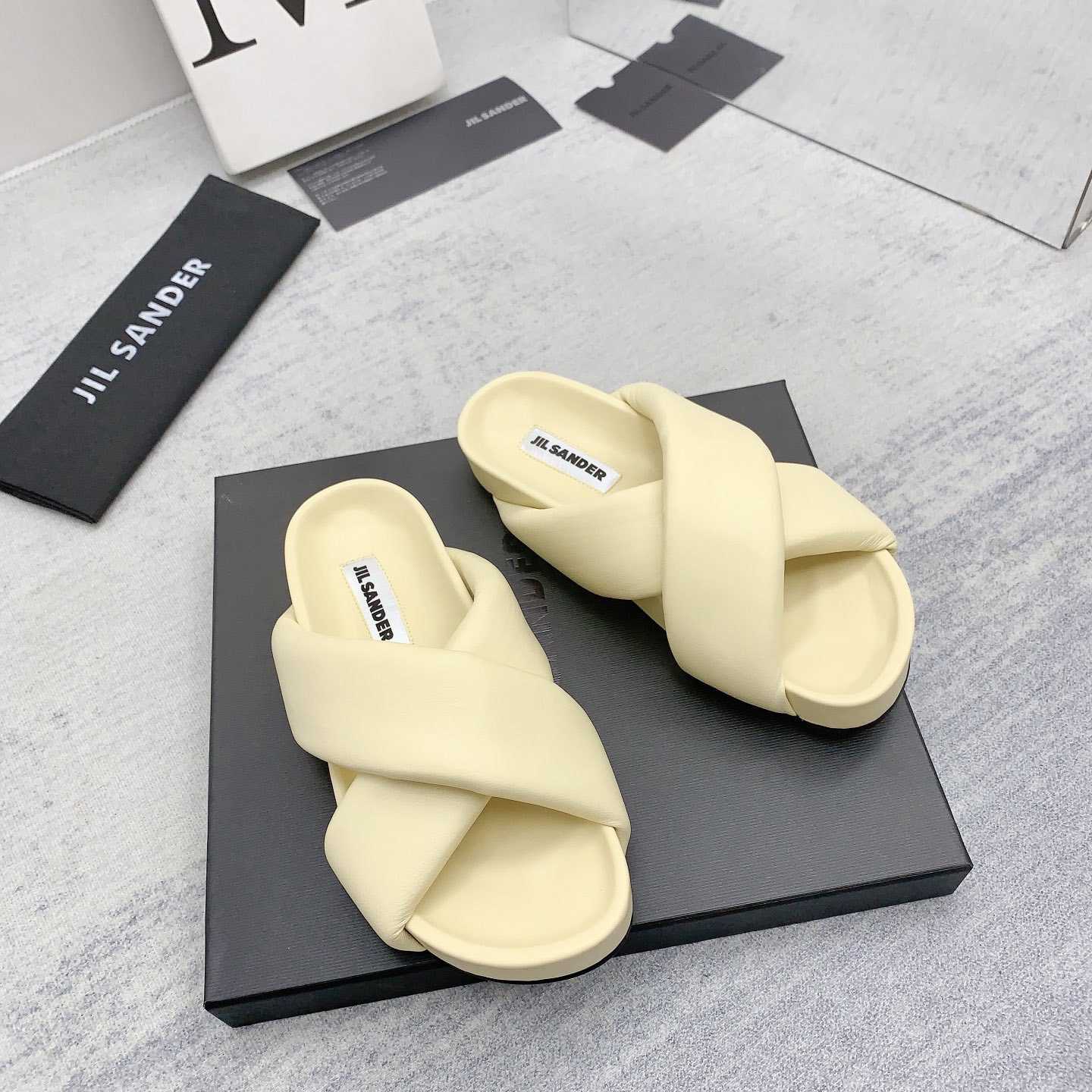 JIl Sander Padded Slides - DesignerGu