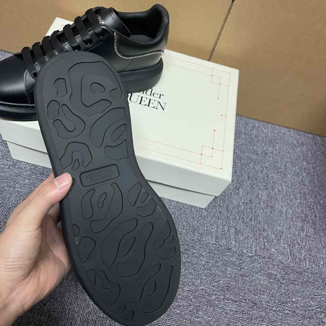 Alexander Mqueen Oversized Sneaker In Black - DesignerGu