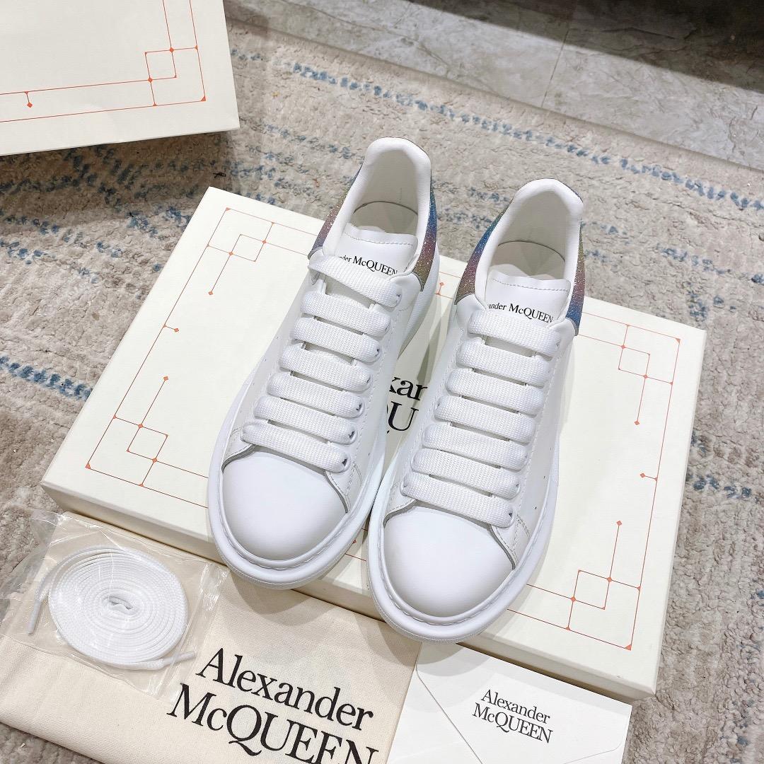 Alexander Mqueen Oversized Sneaker In White - DesignerGu