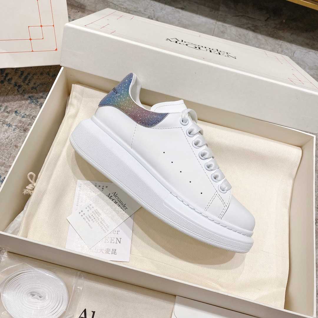 Alexander Mqueen Oversized Sneaker In White - DesignerGu