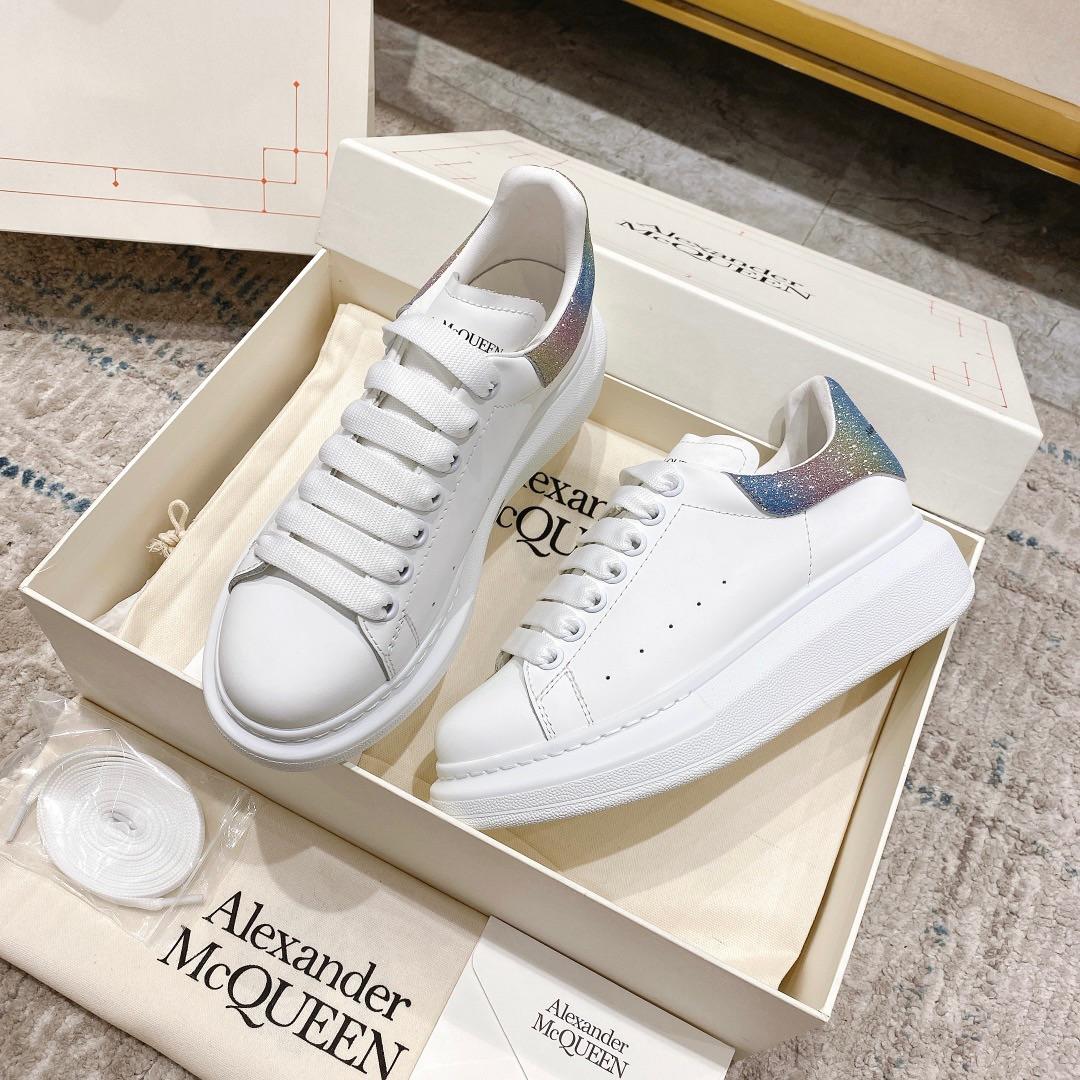 Alexander Mqueen Oversized Sneaker In White - DesignerGu