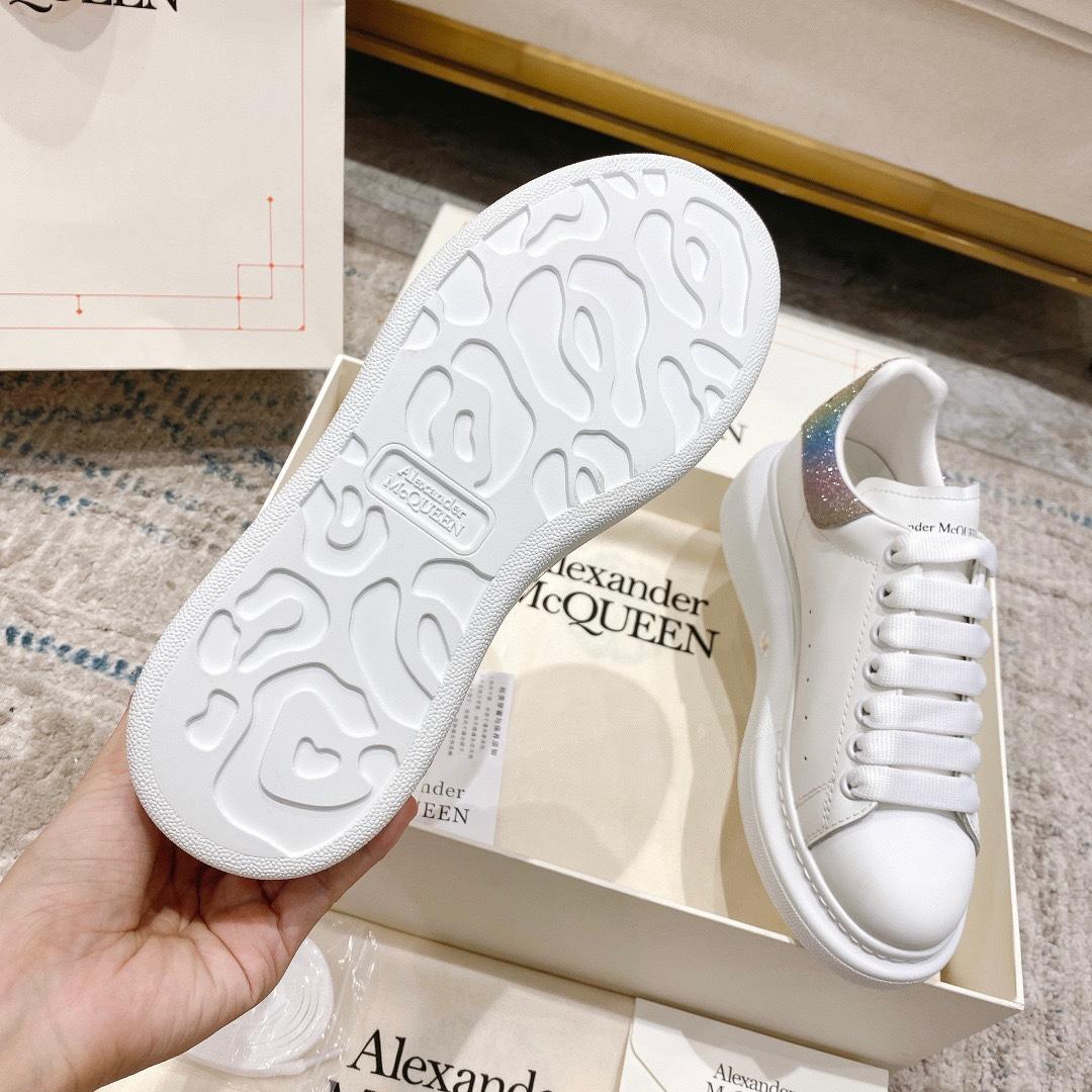 Alexander Mqueen Oversized Sneaker In White - DesignerGu