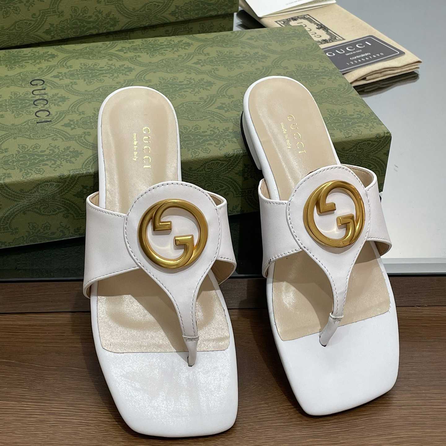 Gucci Women's Gucci Blondie Thong Sandal - DesignerGu