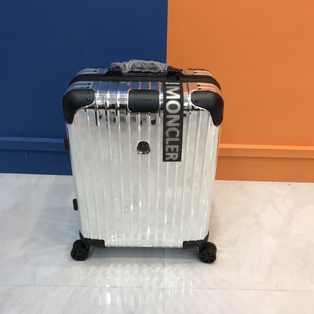 Moncler Genius Moncler Rimowa 'Reflection' Silver Suitcase - DesignerGu