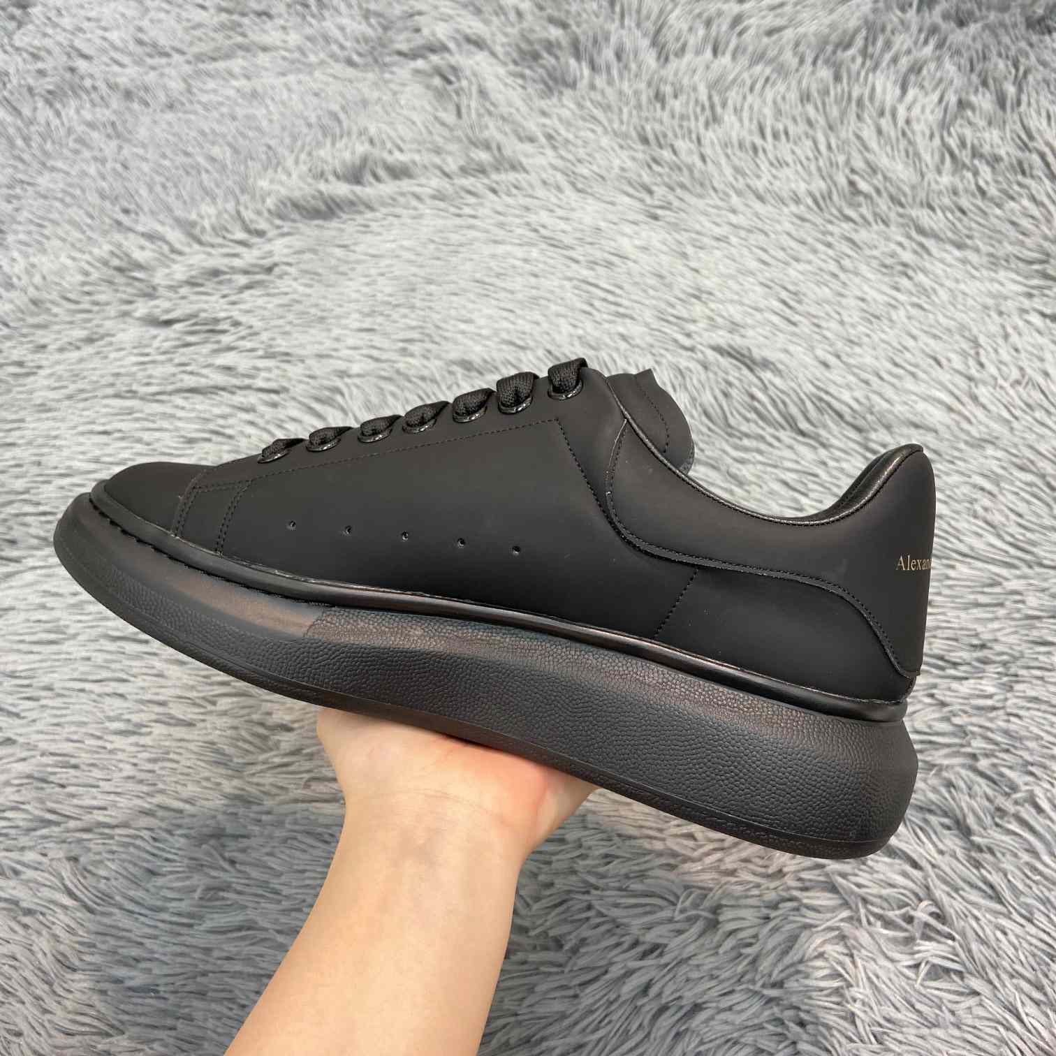 Alexander Mqueen Oversized Sneaker In Black - DesignerGu