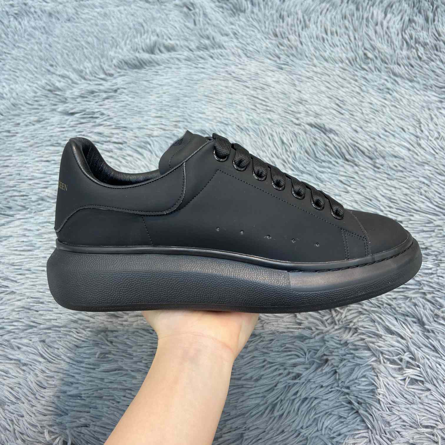 Alexander Mqueen Oversized Sneaker In Black - DesignerGu