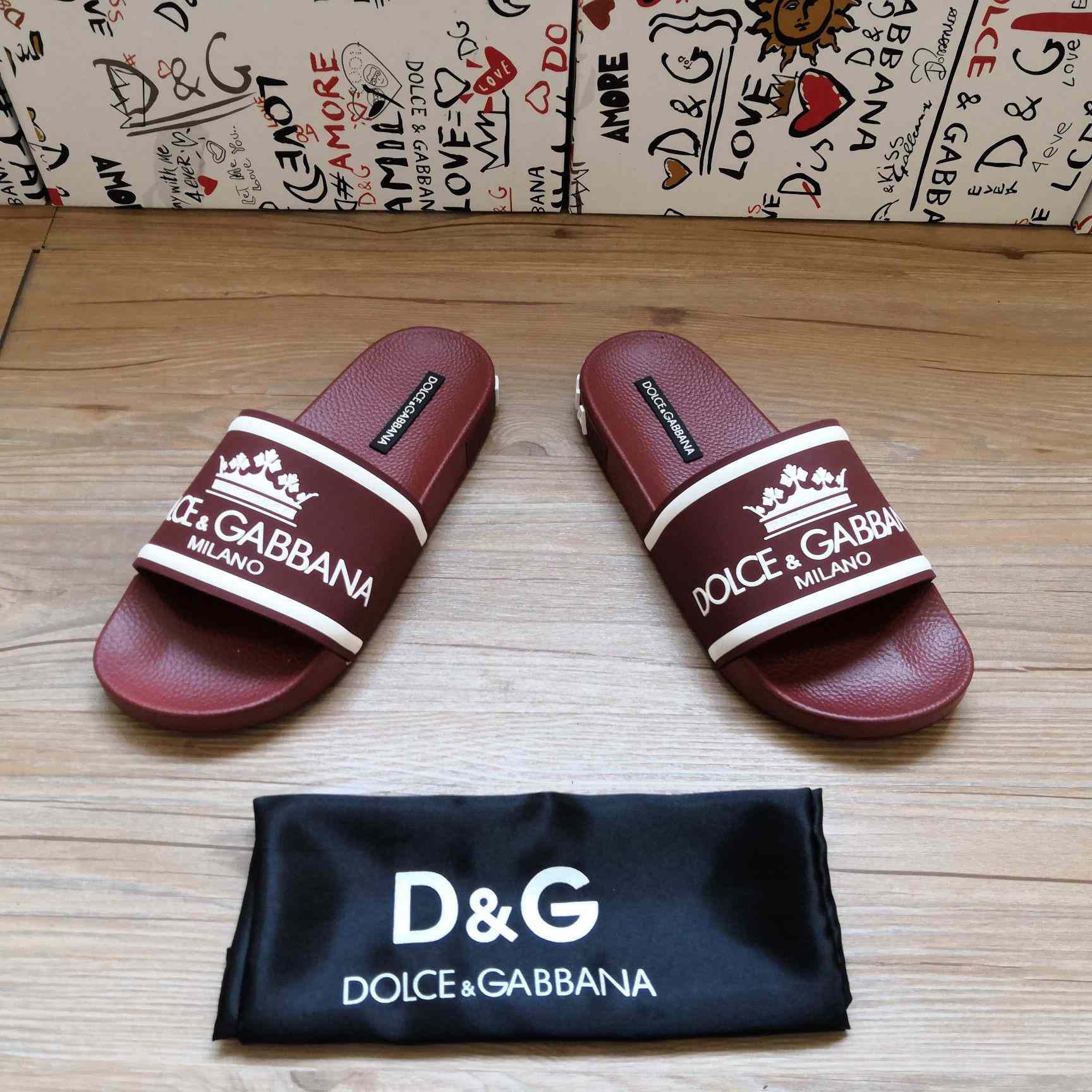 Dolce & Gabbana Logo Slides - DesignerGu