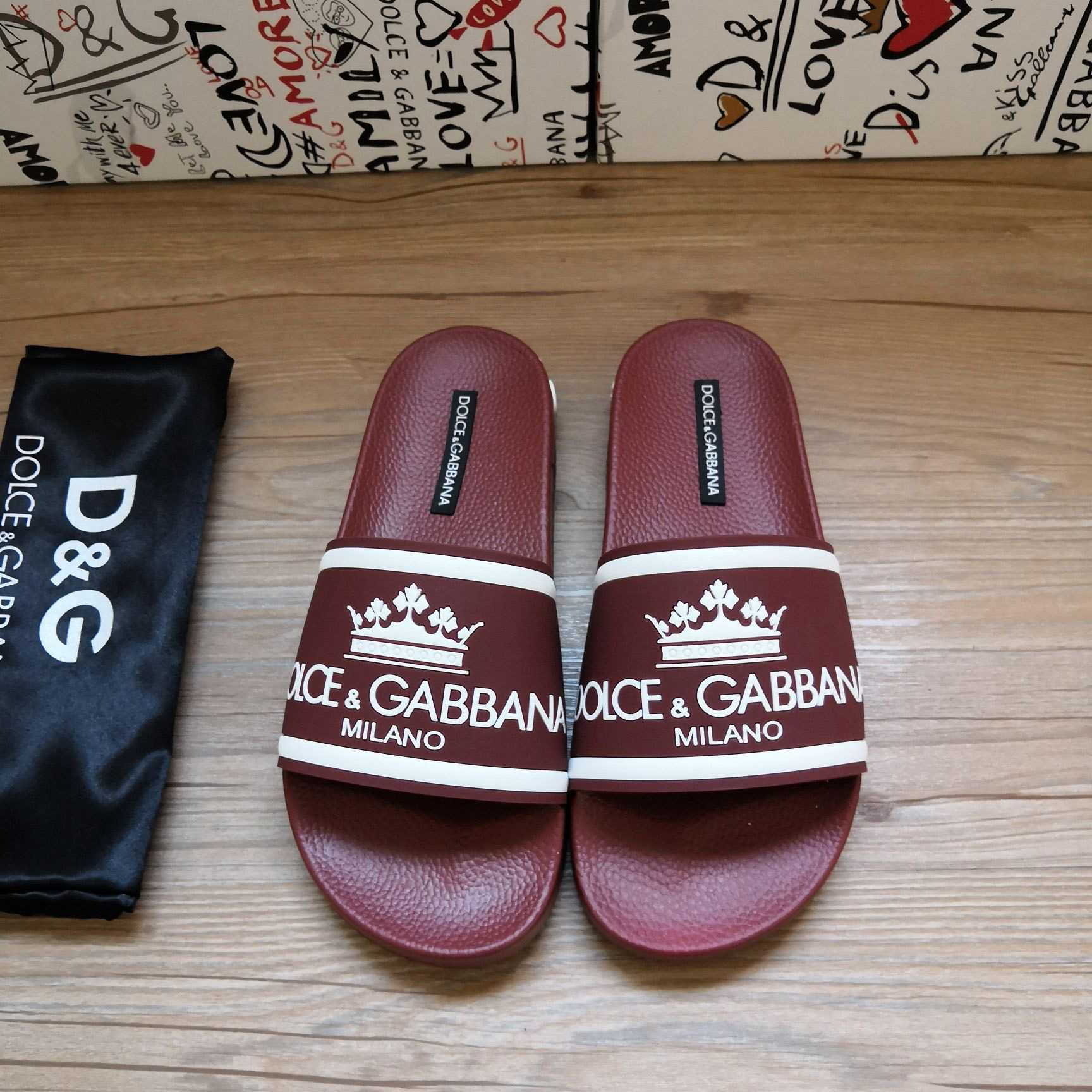 Dolce & Gabbana Logo Slides - DesignerGu