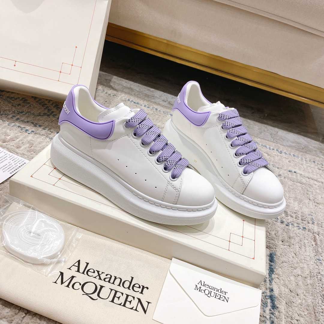 Alexander Mqueen Oversized Sneaker In White - DesignerGu