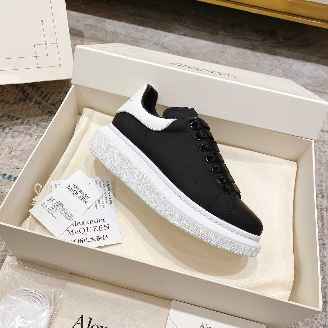 Alexander Mqueen Oversized Sneaker in Black - DesignerGu