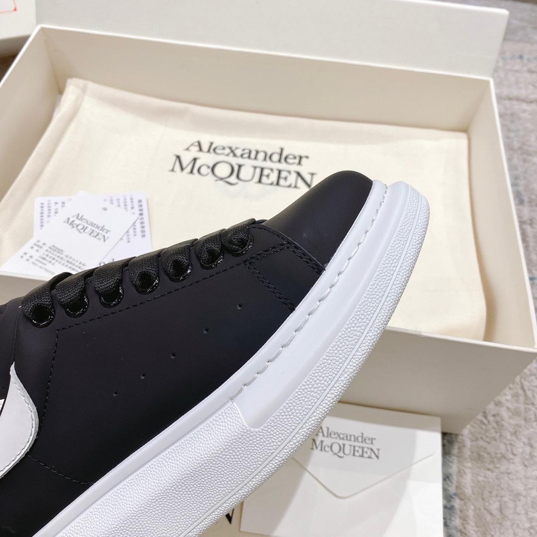 Alexander Mqueen Oversized Sneaker in Black - DesignerGu