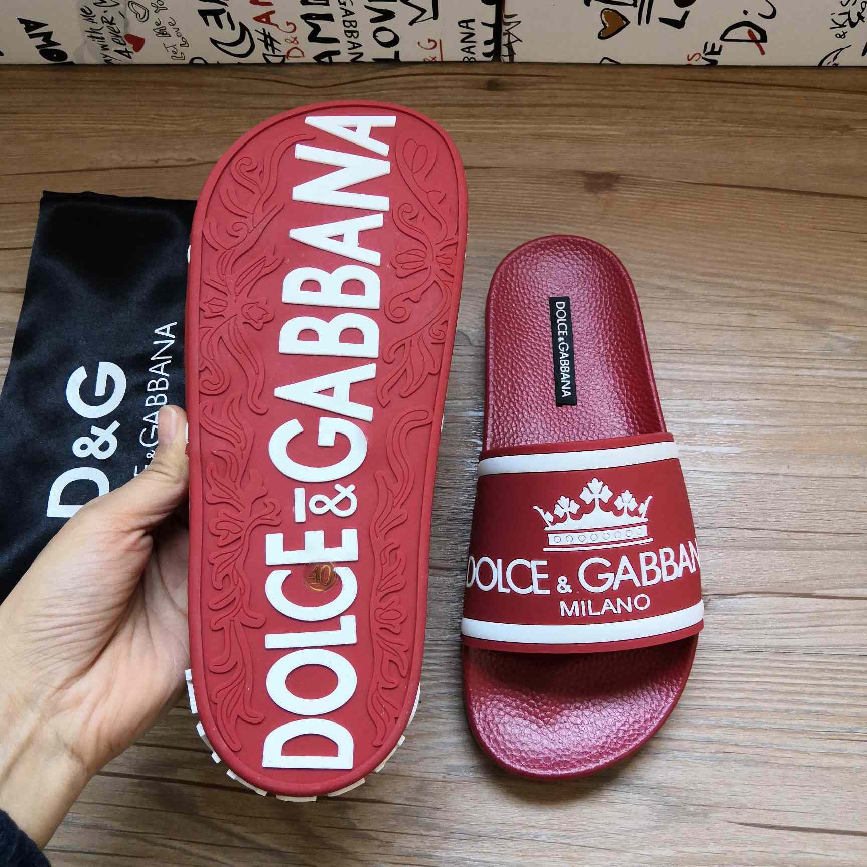 Dolce & Gabbana Logo Slides - DesignerGu